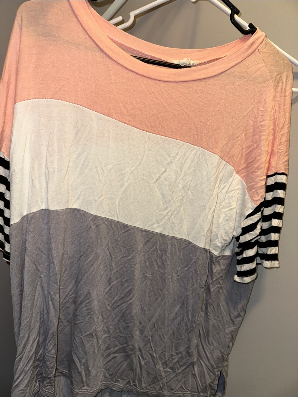 1.4.3. Story by Line Up Pink, White & Gray Colorblock Short Sleeve Top
